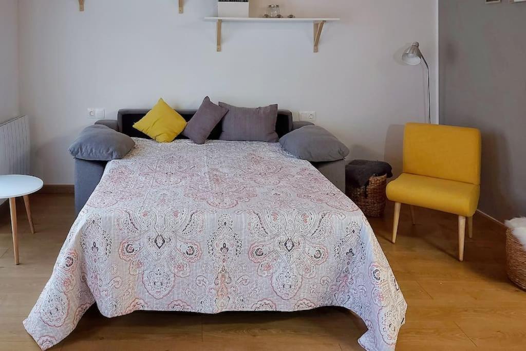 Precioso Apartamento Duplex En El Centro De Olot Apartment Exterior photo