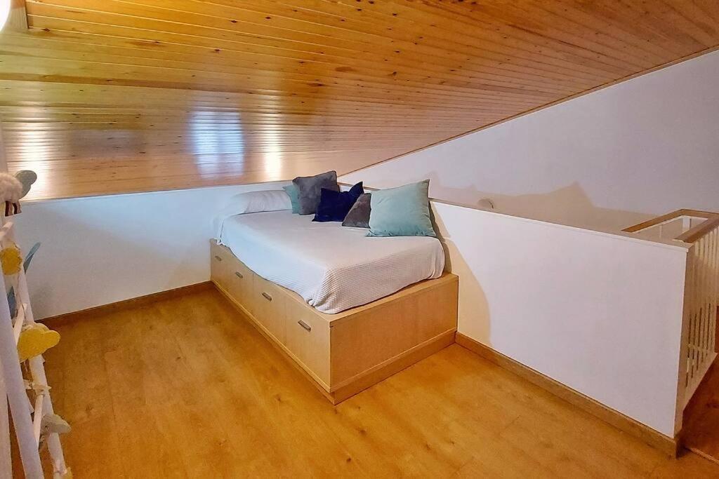 Precioso Apartamento Duplex En El Centro De Olot Apartment Exterior photo
